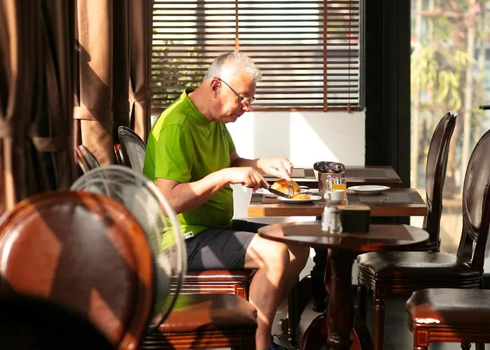 Khách Sạn Trang Trang Premium